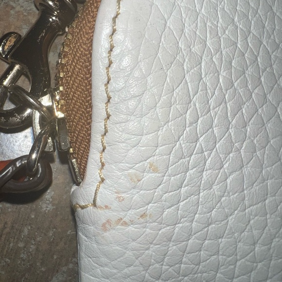 Dooney & Bourke white wristlet - Picture 6 of 8